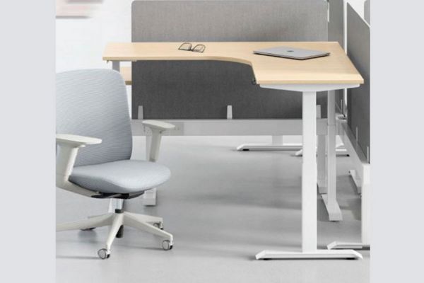 Picture of Test No Order - UP1 150/160 L-SHAPE Adjustable Height Desk (Oak Top White Base)